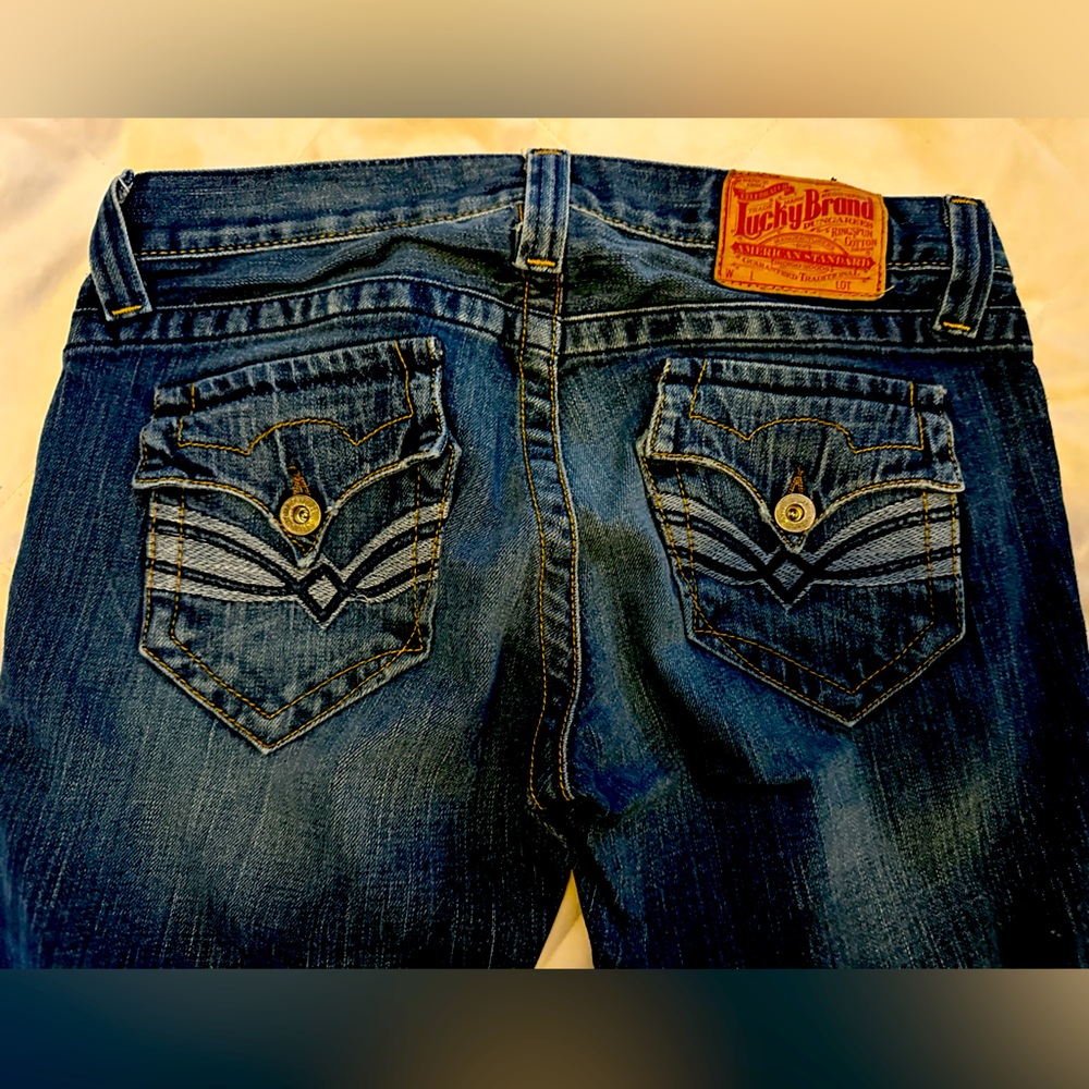 Lucky Brand jeans with stitched back pockets